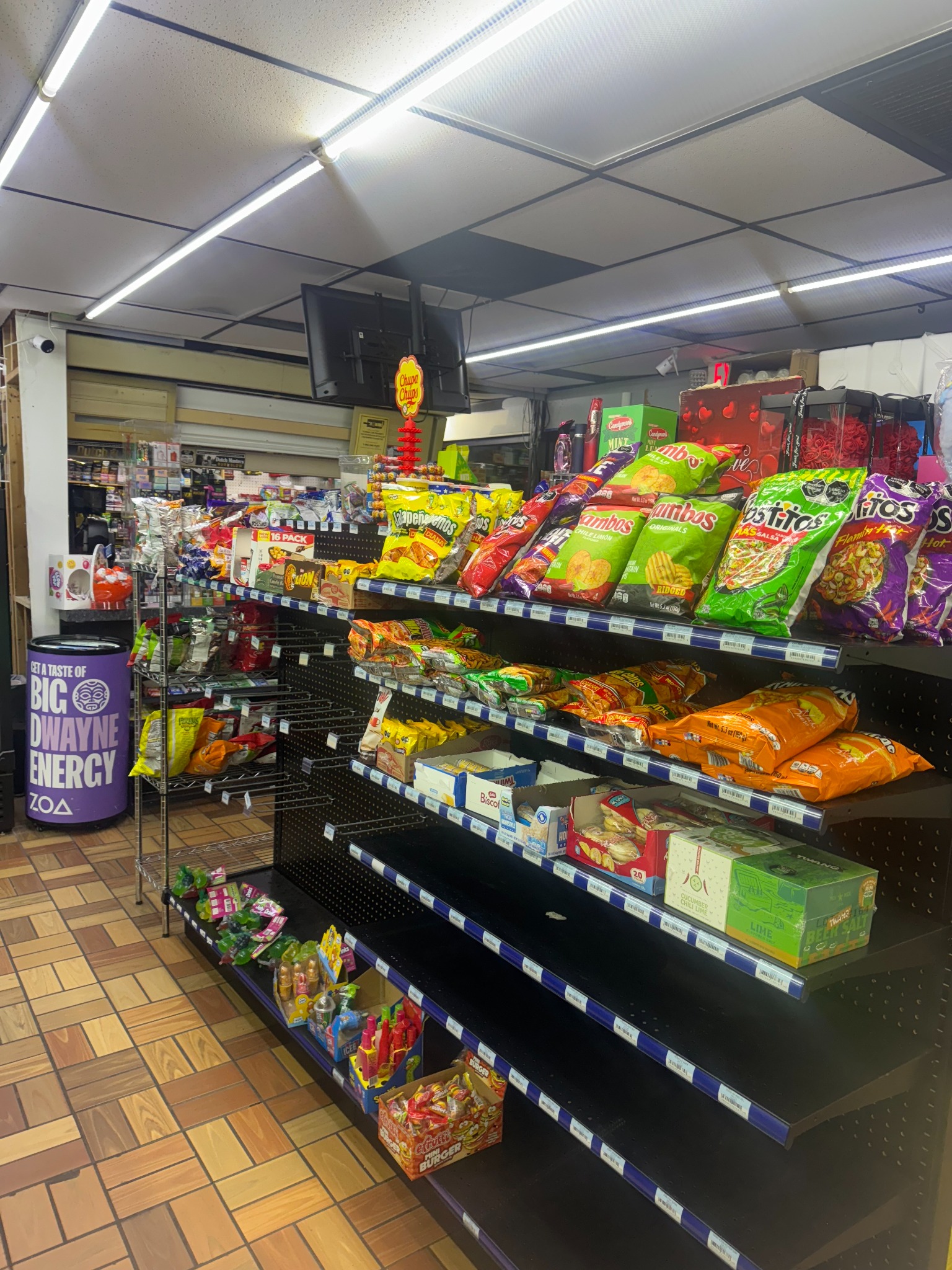 Chips & snacks aisle
